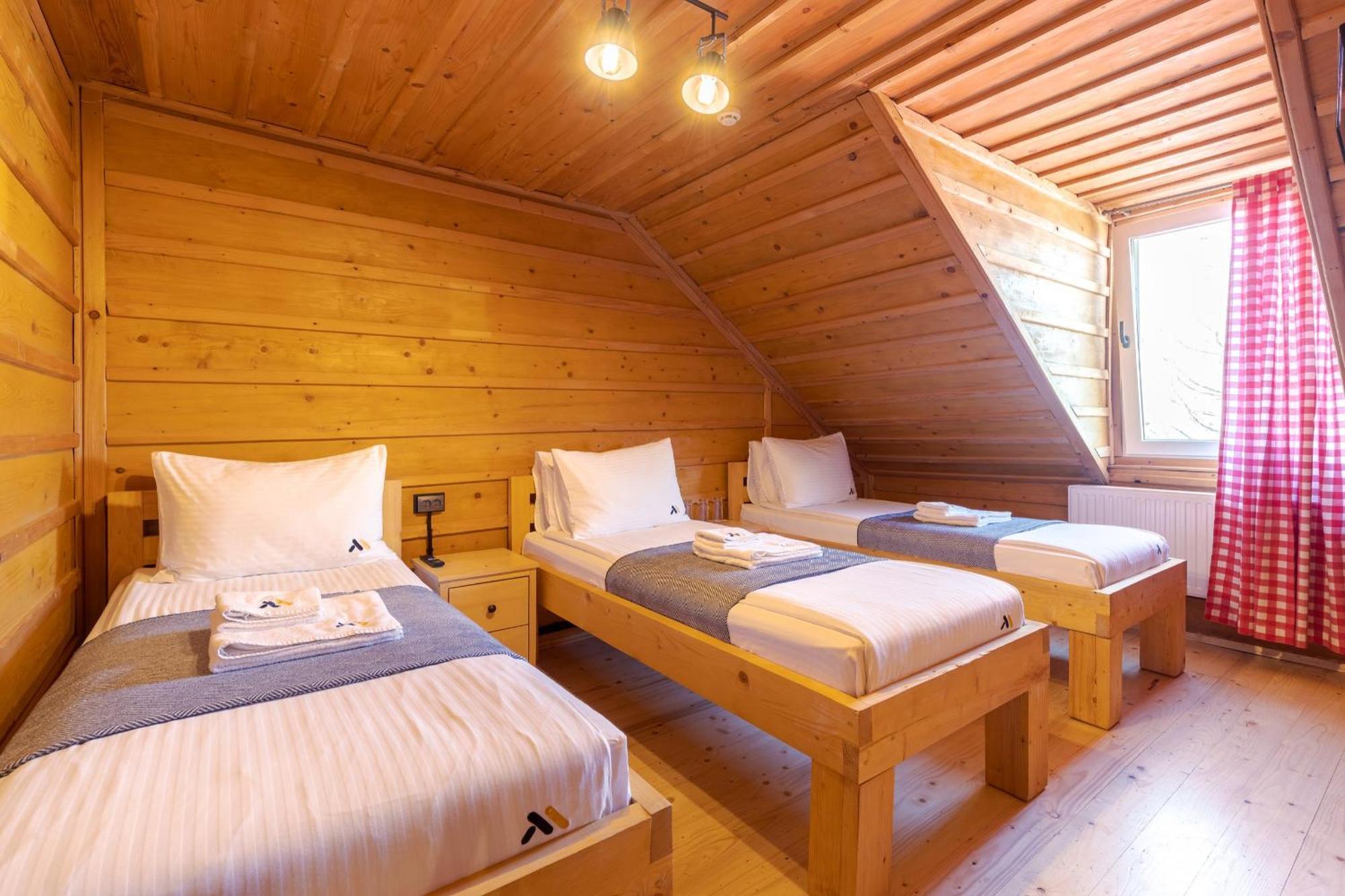 Gremi Hotel Dragobrat Bagian luar foto
