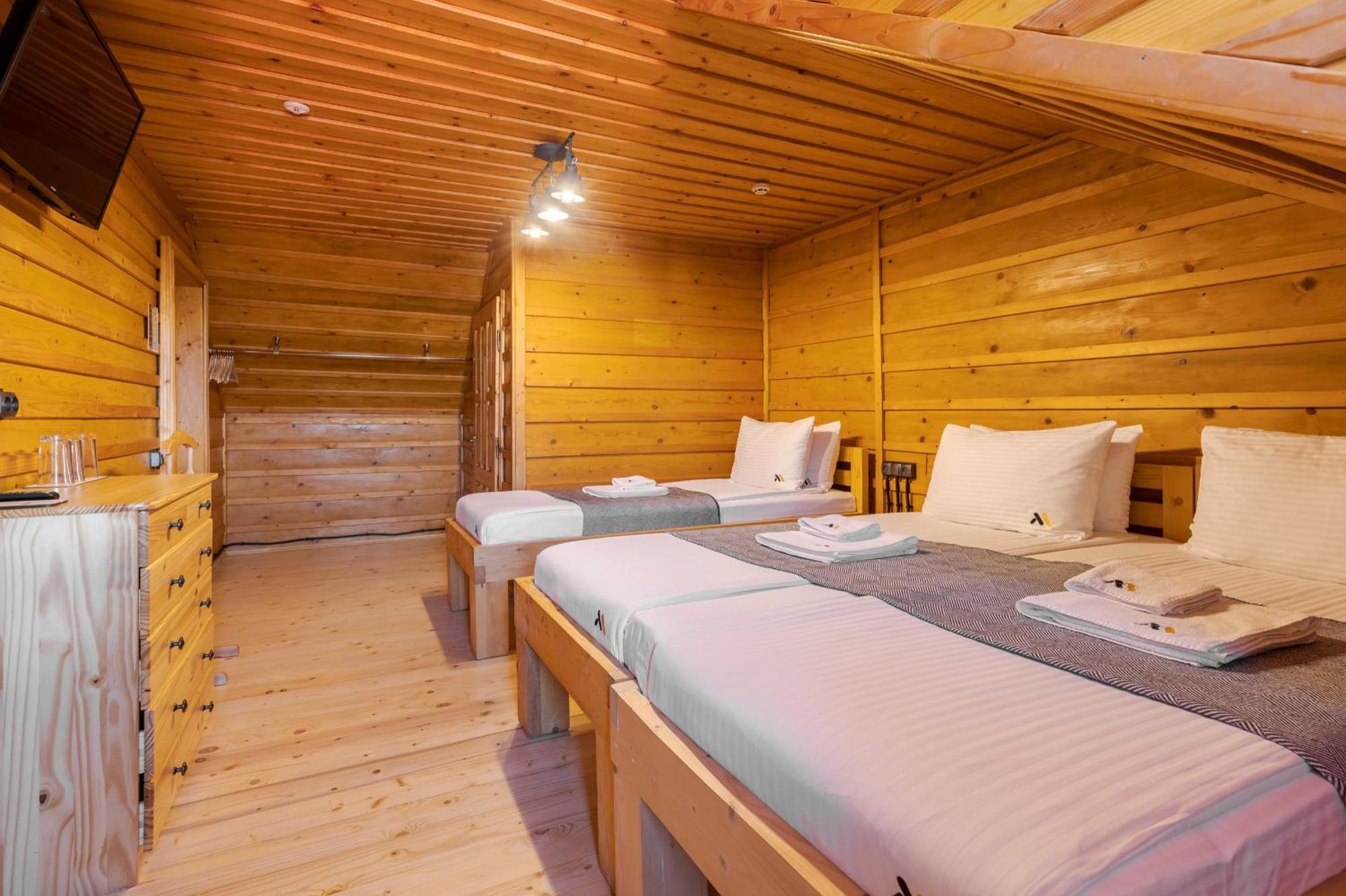 Gremi Hotel Dragobrat Bagian luar foto